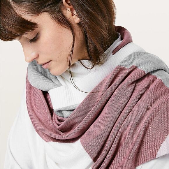 lululemon NWT Pale Multi Color Hatha Wrap Shawl One Size Retail $128 Sold Out - Picture 3 of 8